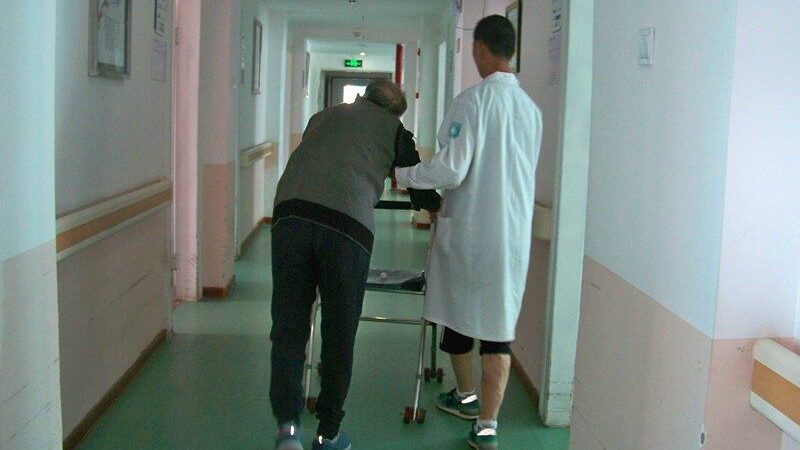 智慧养老看护摄像头：守护家的每一刻